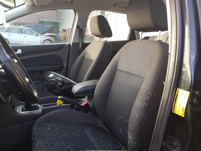 Ford Focus 2 Wagon 1.8 16V Sloopvoertuig (2007, Zwart)