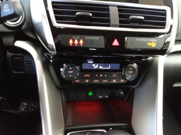 Mitsubishi Eclipse Cross 1.5 Turbo 16V 2WD Sloopvoertuig (2017, Bruin)