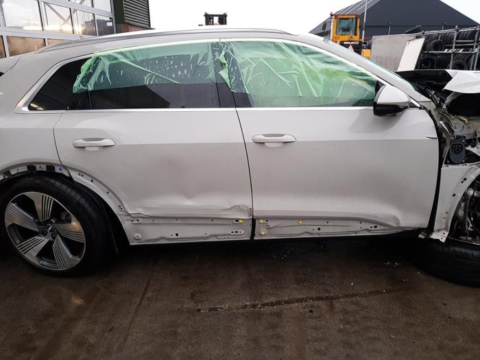 Audi e-tron 55 quattro Sloopvoertuig (2019, Geel)