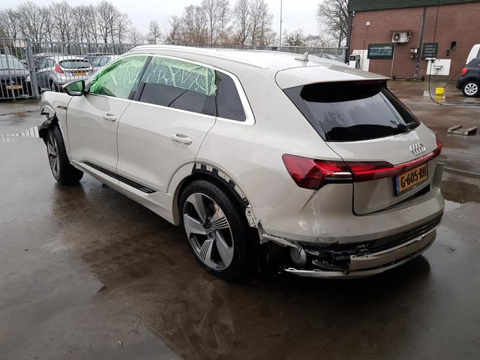 Audi e-tron 55 quattro Sloopvoertuig (2019, Geel)