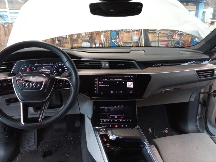 Audi e-tron 55 quattro Sloopvoertuig (2019, Geel)