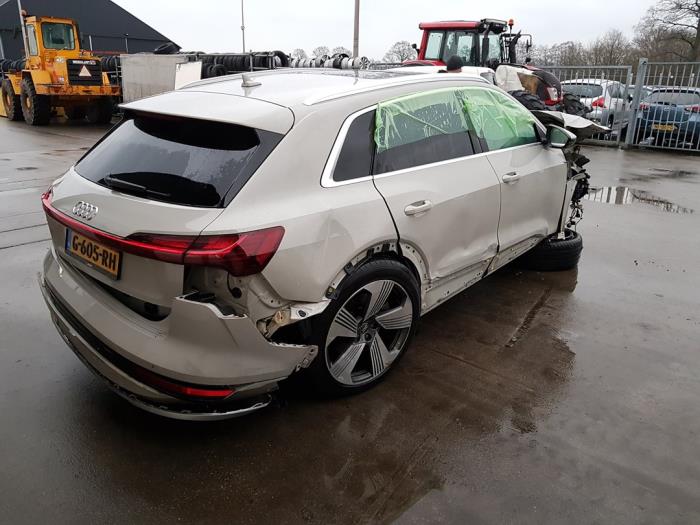 Audi e-tron 55 quattro Sloopvoertuig (2019, Geel)