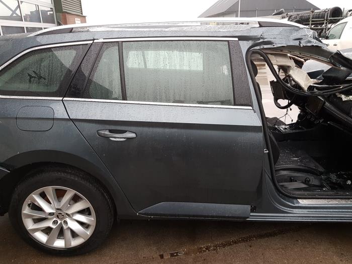 Skoda Superb Combi 2.0 TDI Sloopvoertuig (2020, Grijs)