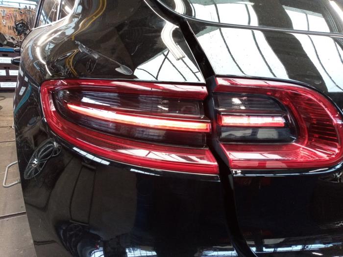 Porsche Macan 3.6 V6 24V Turbo Sloopvoertuig (2014, Zwart)