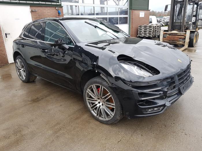 Porsche Macan 3.6 V6 24V Turbo Sloopvoertuig (2014, Zwart)