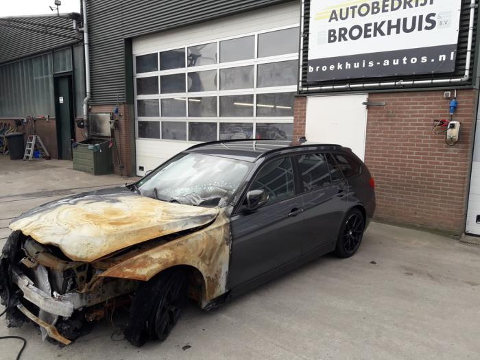BMW 3 serie Touring 320d 2.0 16V Sloopvoertuig (2013, Grijs)