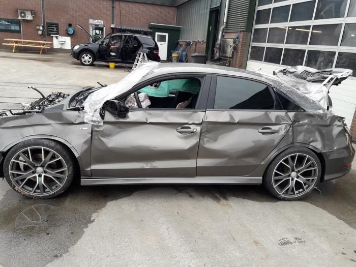Audi A3 Limousine 1.4 TFSI ACT 16V Sloopvoertuig (2015, Grijs)