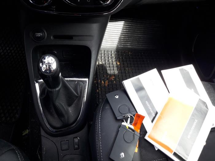 Renault Captur 0.9 Energy TCE 12V Sloopvoertuig (2015, Wit)