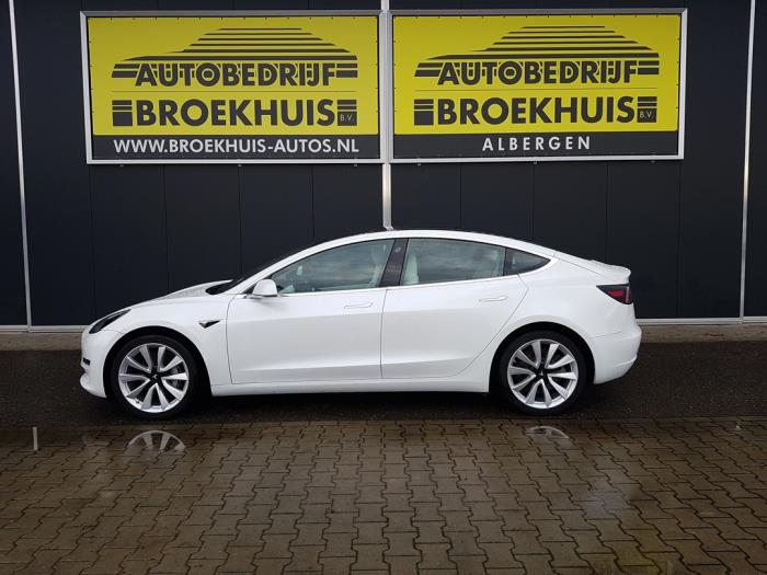 Tesla Model 3 Long Range AWD 75 kWh Sloopvoertuig (2019, Wit)