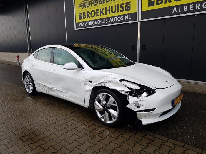 Tesla Model 3 Long Range AWD 75 kWh Sloopvoertuig (2019, Wit)
