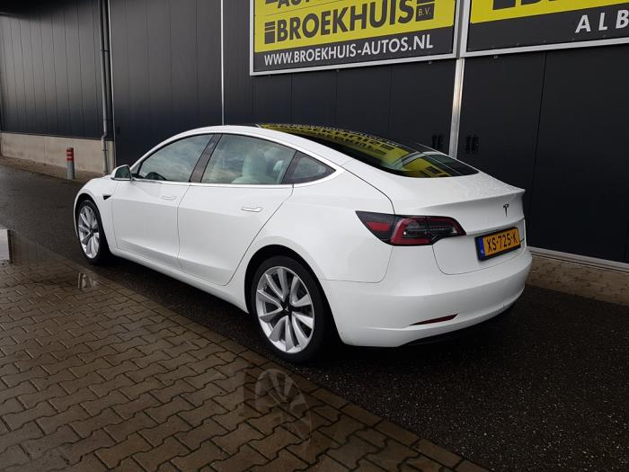 Tesla Model 3 Long Range AWD 75 kWh Sloopvoertuig (2019, Wit)