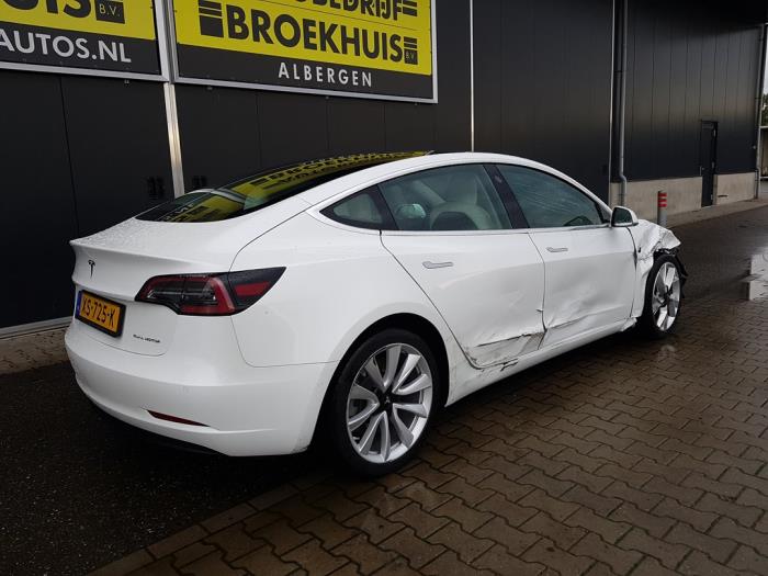 Tesla Model 3 Long Range AWD 75 kWh Sloopvoertuig (2019, Wit)