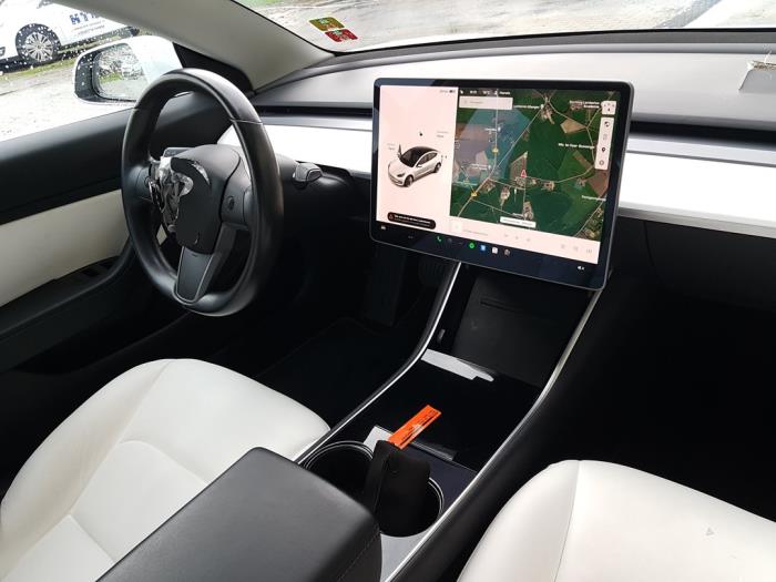 Tesla Model 3 Long Range AWD 75 kWh Sloopvoertuig (2019, Wit)