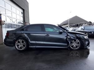 Audi A3 Limousine 1.5 35 TFSI 16V Sloopvoertuig (2020, Grijs)