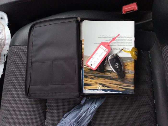 Mercedes C Estate 1.6 C-180K 16V BlueEfficiency Sloopvoertuig (2009, Wit)