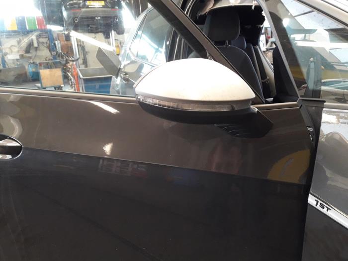 Volkswagen ID.3 First, Life, Pro 58 kWh Sloopvoertuig (2020, Grijs)