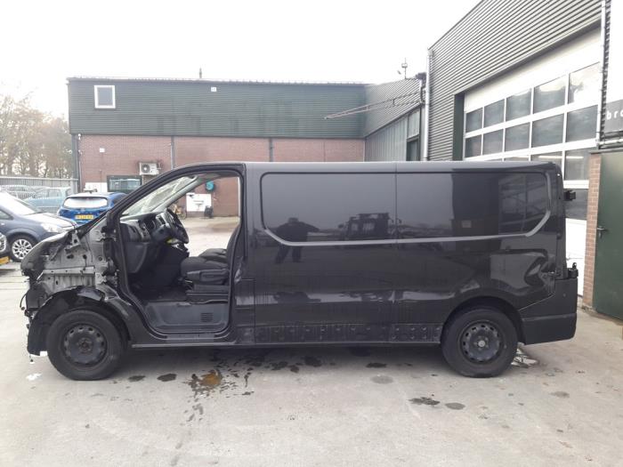 Renault Trafic 1.6 dCi 125 Twin Turbo Sloopvoertuig (2017, Zwart)