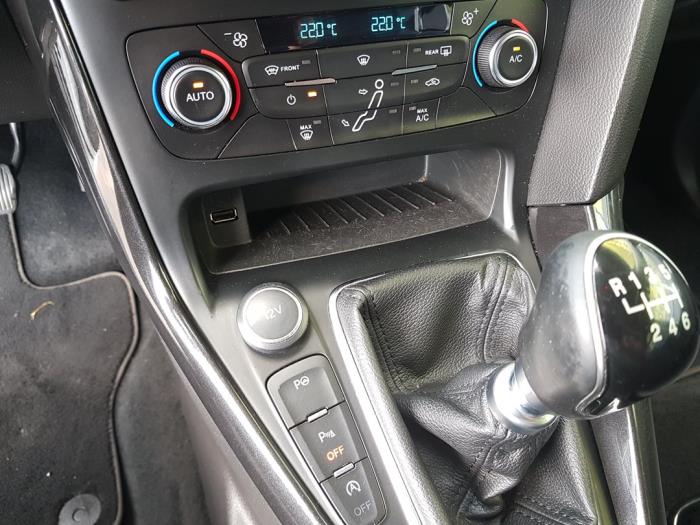 Ford Focus 3 Wagon 1.0 Ti-VCT EcoBoost 12V 125 Sloopvoertuig (2018, Wit)