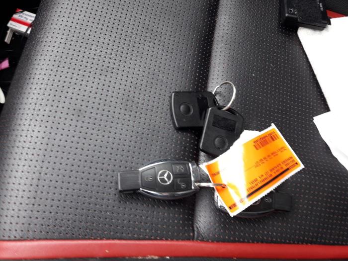 Mercedes GLA AMG 2.0 45 AMG Turbo 16V Sloopvoertuig (2015, Wit)