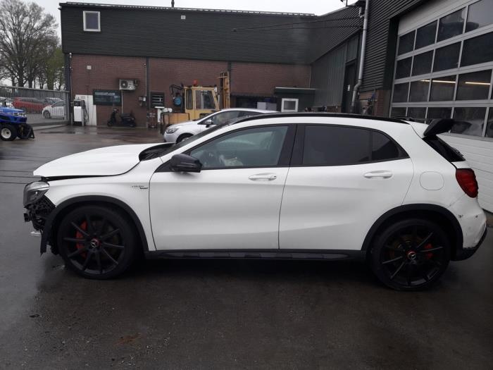Mercedes GLA AMG 2.0 45 AMG Turbo 16V Sloopvoertuig (2015, Wit)