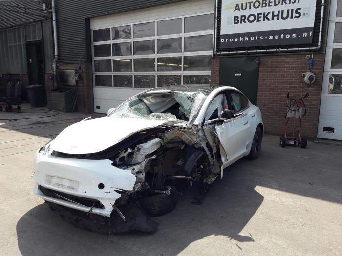 Tesla Model 3 Long Range AWD 75 kWh Sloopvoertuig (2019, Wit)