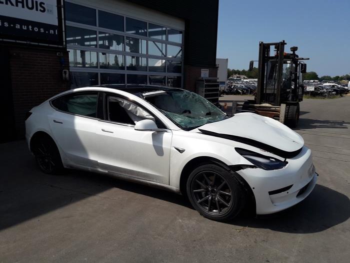 Tesla Model 3 Long Range AWD 75 kWh Sloopvoertuig (2019, Wit)