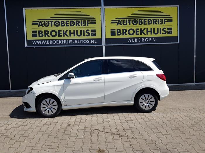 Mercedes B Electric Drive Sloopvoertuig (2016, Wit)