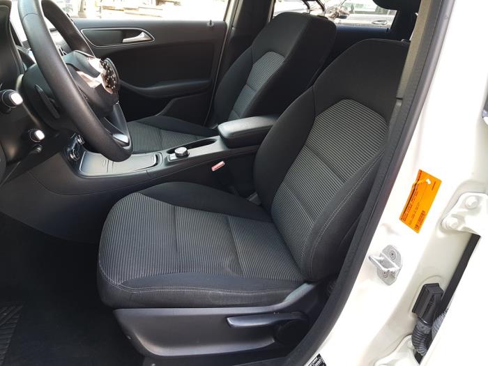 Mercedes B Electric Drive Sloopvoertuig (2016, Wit)