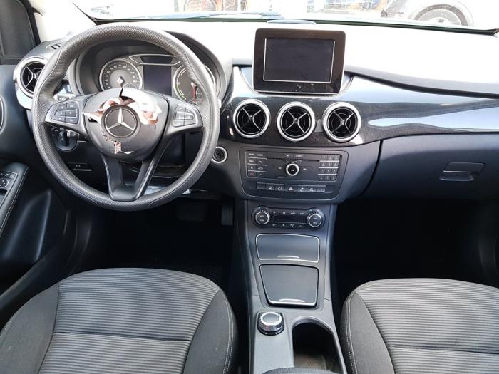 Mercedes B Electric Drive Sloopvoertuig (2016, Wit)