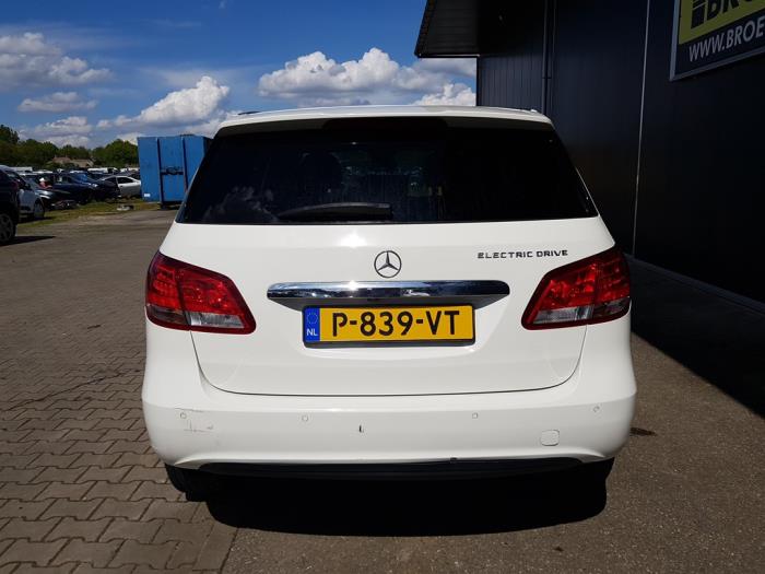 Mercedes B Electric Drive Sloopvoertuig (2016, Wit)