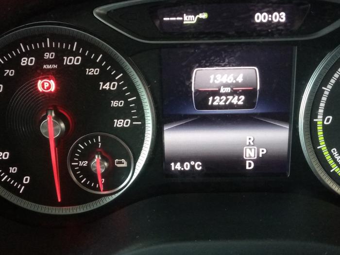 Mercedes B Electric Drive Sloopvoertuig (2016, Wit)