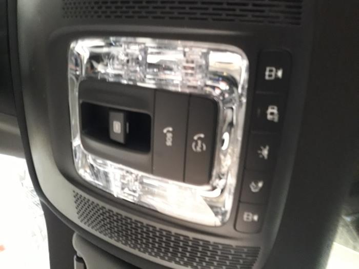 Mercedes GLB 1.3 GLB-200 Turbo 16V Sloopvoertuig (2023, Zwart)