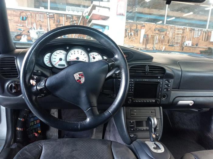 Porsche 911 3.6 Carrera 4 24V Sloopvoertuig (2003, Grijs)