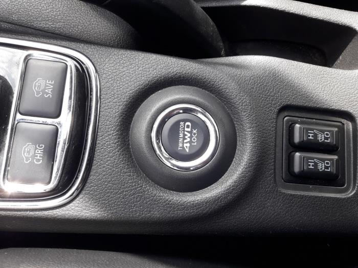 Mitsubishi Outlander 2.0 16V PHEV 4x4 Sloopvoertuig (2013, Grijs)