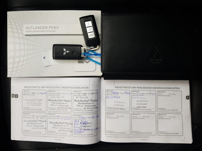 Mitsubishi Outlander 2.0 16V PHEV 4x4 Sloopvoertuig (2013, Grijs)