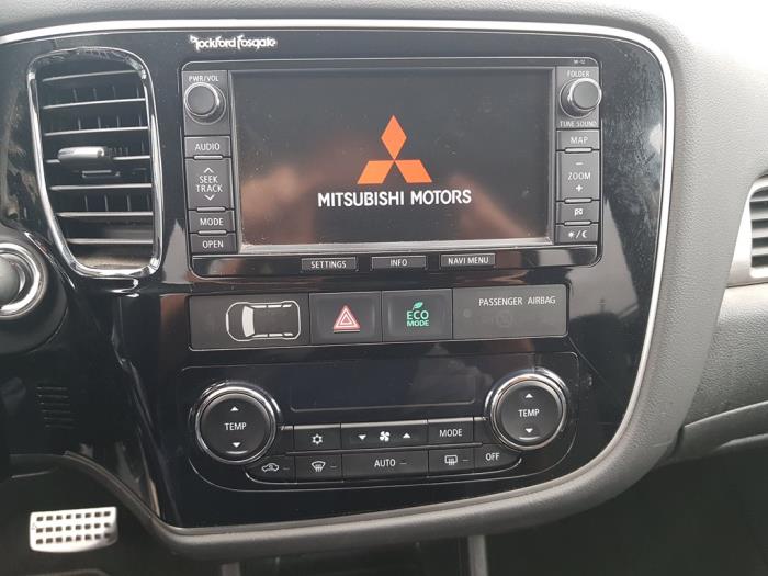 Mitsubishi Outlander 2.0 16V PHEV 4x4 Sloopvoertuig (2013, Grijs)