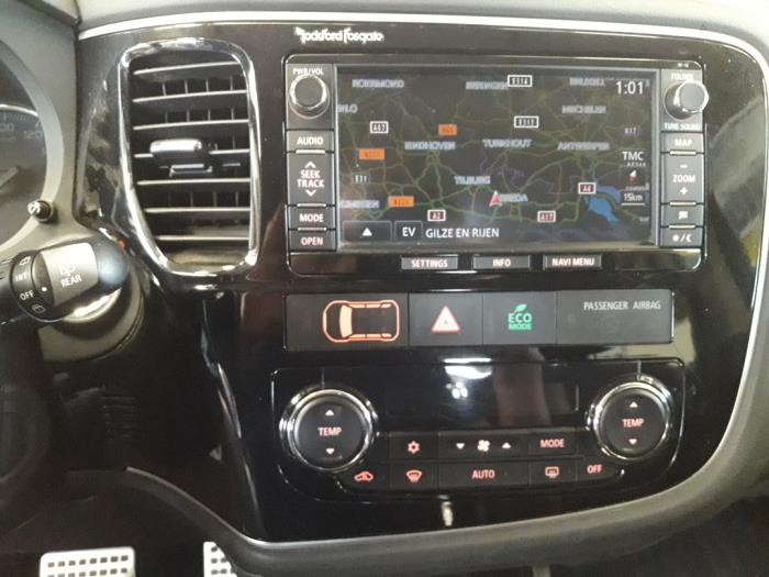 Mitsubishi Outlander 2.0 16V PHEV 4x4 Sloopvoertuig (2013, Grijs)