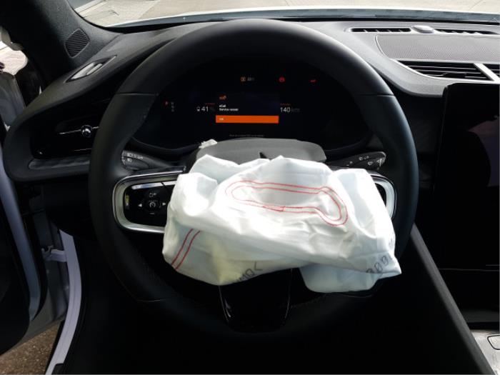 Polestar Polestar 2 63kWh Standard Range Single Motor Sloopvoertuig (2021, Wit)