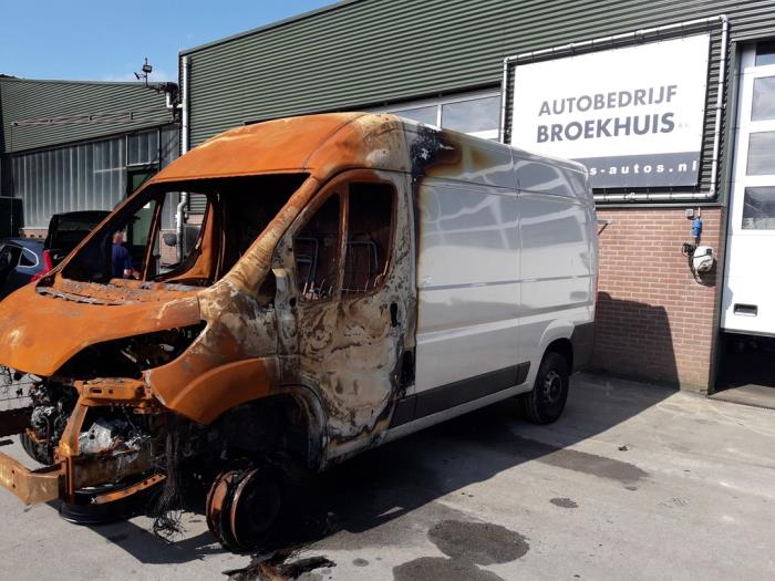 Peugeot Boxer 2.0 BlueHDi 130 Sloopvoertuig (2018, Graniet)