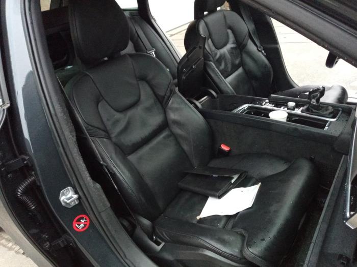 Volvo V90 II 2.0 T5 16V Sloopvoertuig (2017, Grijs)