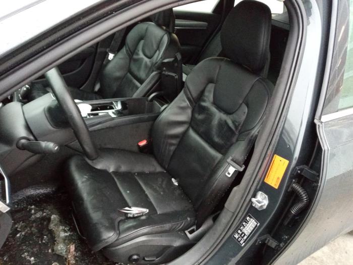 Volvo V90 II 2.0 T5 16V Sloopvoertuig (2017, Grijs)