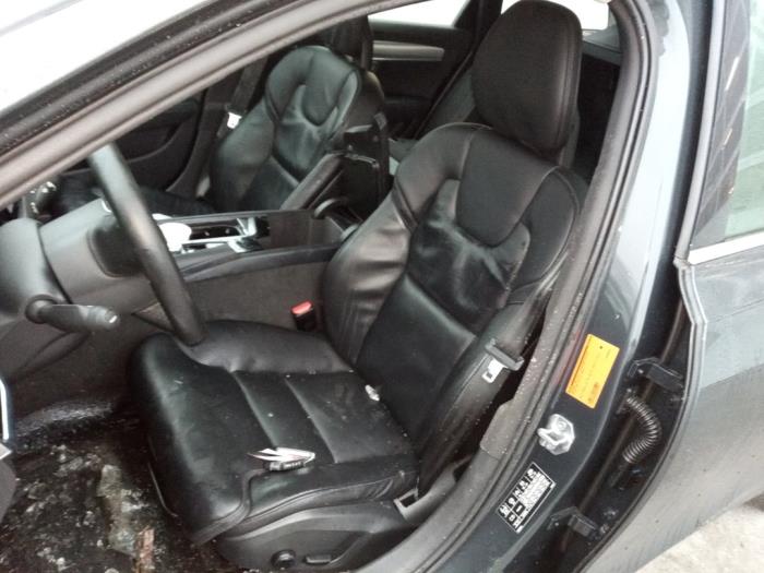 Volvo V90 II 2.0 T5 16V Sloopvoertuig (2017, Grijs)