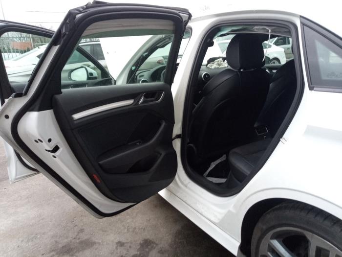 Audi A3 Limousine 1.5 TFSI 16V Sloopvoertuig (2019, Wit)