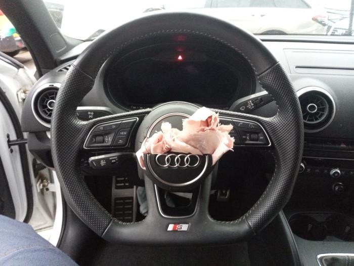 Audi A3 Limousine 1.5 TFSI 16V Sloopvoertuig (2019, Wit)