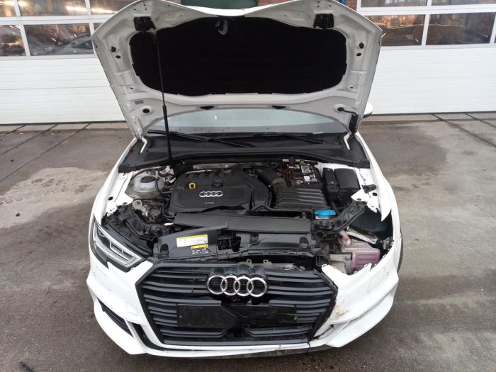 Audi A3 Limousine 1.5 TFSI 16V Sloopvoertuig (2019, Wit)