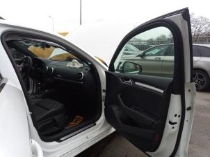 Audi A3 Limousine 1.5 TFSI 16V Sloopvoertuig (2019, Wit)