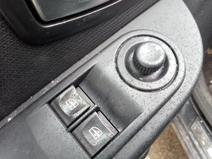 Renault Clio IV 1.5 dCi 90 FAP Sloopvoertuig (2015, Zwart)