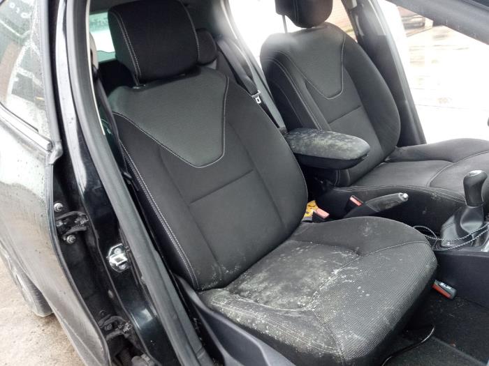 Renault Clio IV 1.5 dCi 90 FAP Sloopvoertuig (2015, Zwart)