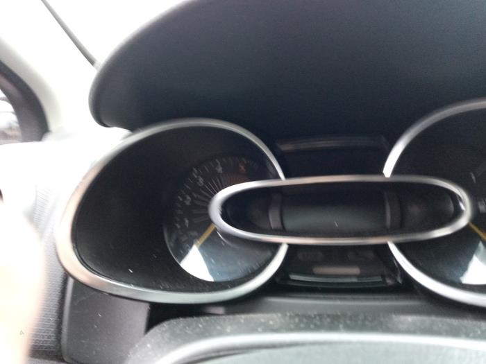 Renault Clio IV 1.5 dCi 90 FAP Sloopvoertuig (2015, Zwart)