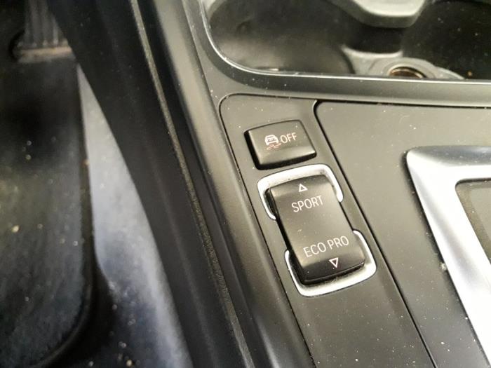 BMW 3 serie 320d 2.0 16V EfficientDynamicsEdition Sloopvoertuig (2017, Zwart)